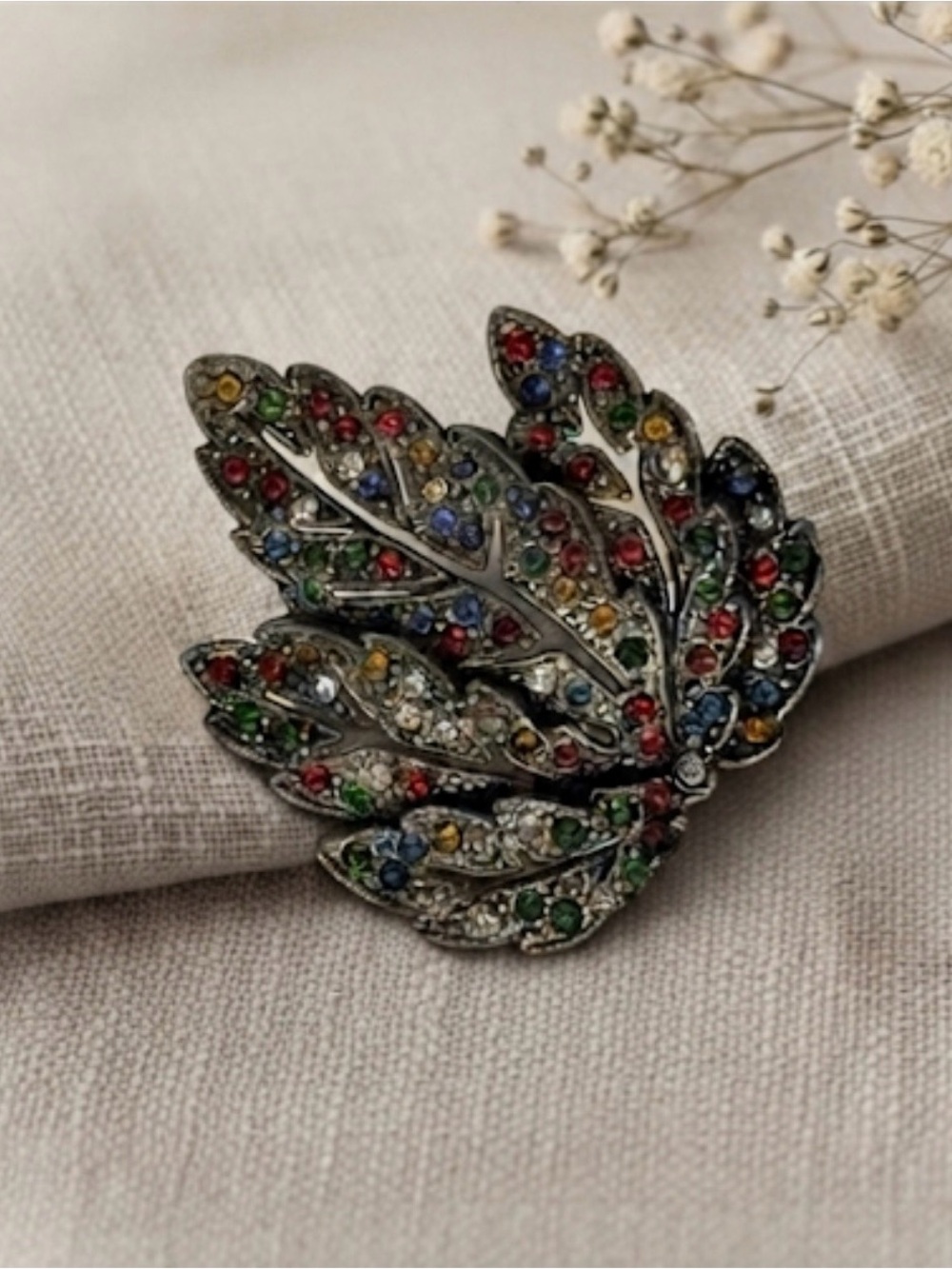 Vtg 1940s Retro Brooch Fur Clip Multi-Colour Rhinestone Leaf Spray